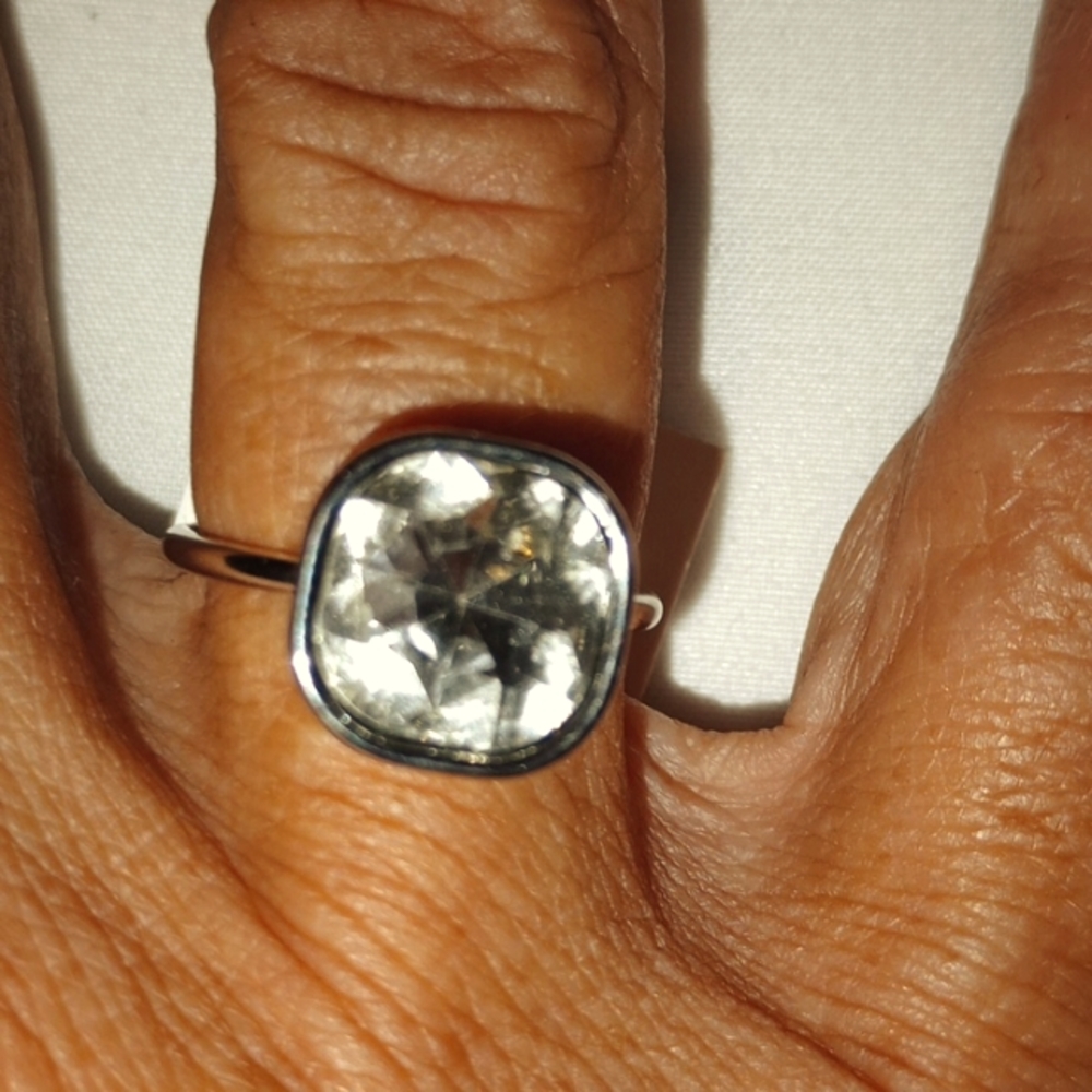 Size 7 ring - Picture 2 of 4